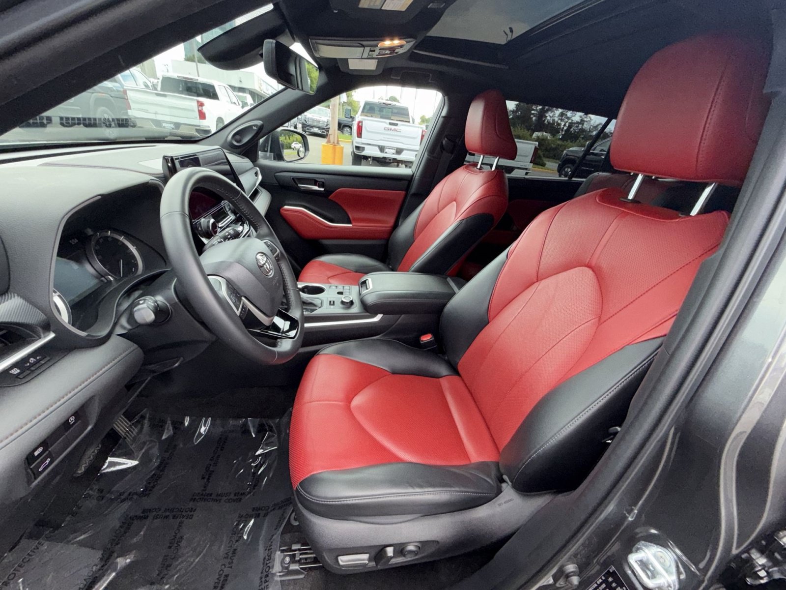 Used 2023 Toyota Highlander XSE AWD/4WD image 13