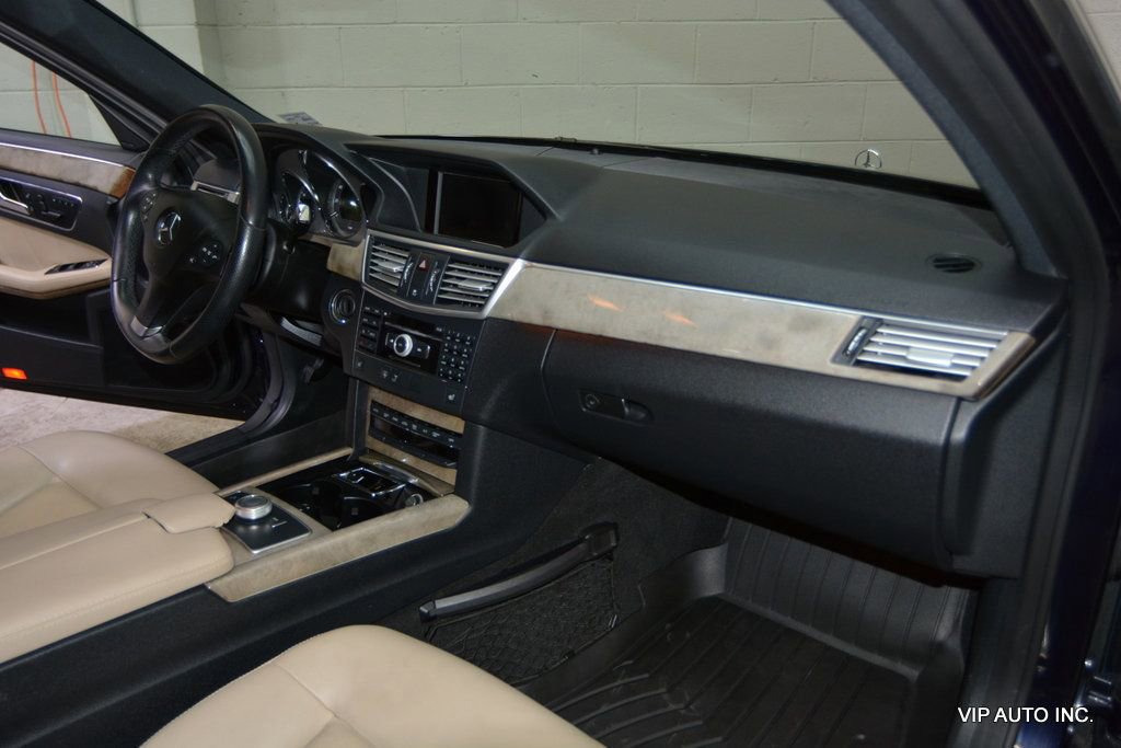Used 2010 Mercedes-Benz E 350 4MATIC Sedan image 12