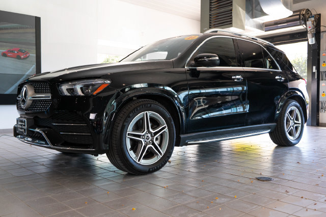 Certified 2021 Mercedes-Benz GLE 580 4MATIC image 3