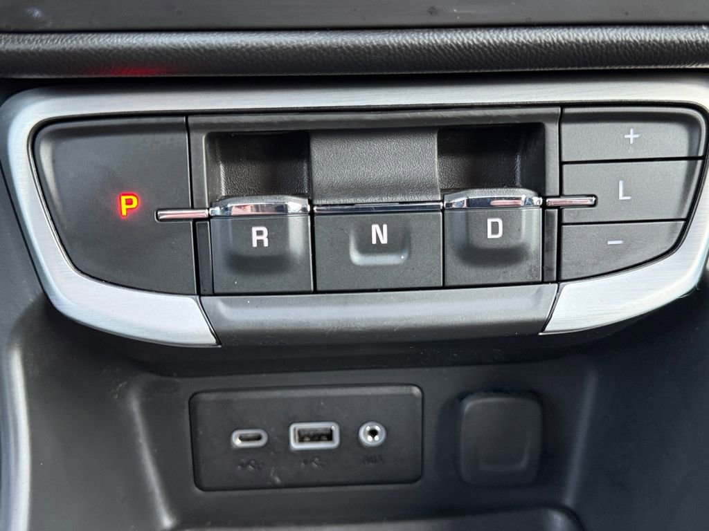 Used 2022 GMC Terrain SLE w/ Driver Convenience Package image 17