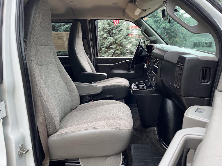 Used 2018 Chevrolet Express 2500 LT w/ LT Preferred Equipment Group RWD image 38