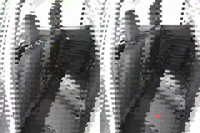 New 2026 Chevrolet Trax LT w/ Sunroof Package image 18