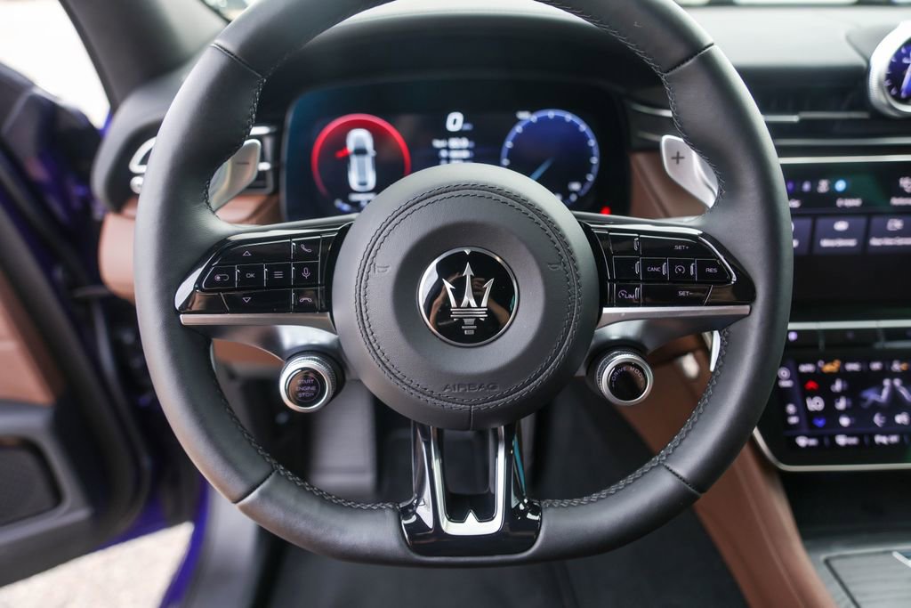 Used 2023 Maserati Grecale GT image 12