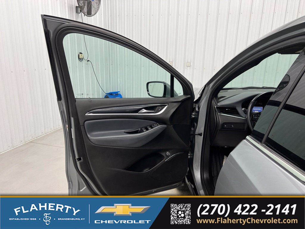 Used 2024 Buick Enclave Essence w/ Experience Buick Package FWD image 8