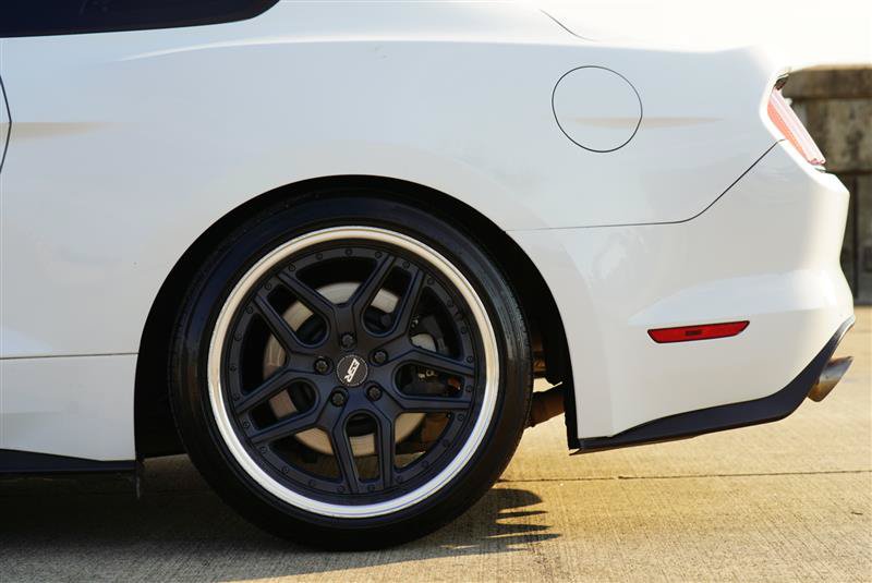 Used 2015 Ford Mustang Coupe RWD image 23