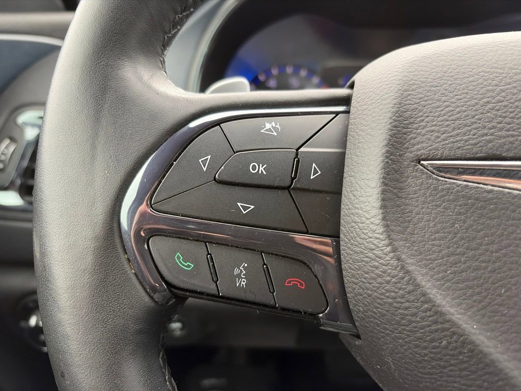 Used 2016 Chrysler 200 S FWD image 17