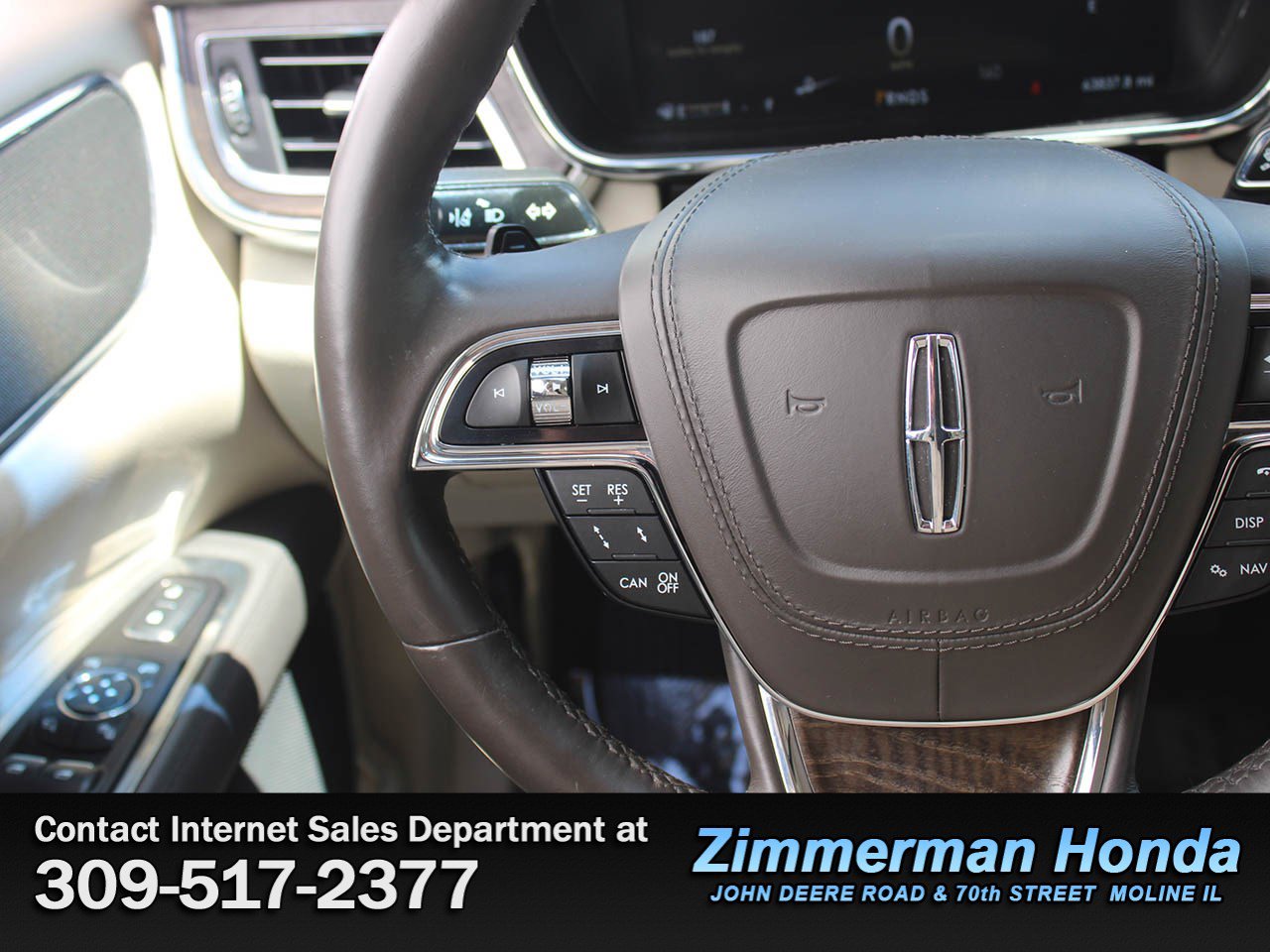 Used 2017 Lincoln Continental Reserve w/ Technology Package image 11