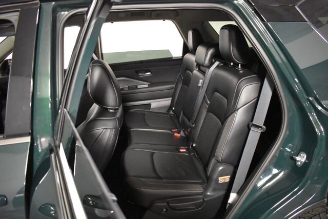Certified 2024 Nissan Pathfinder SL w/ Black Appearance Package image 30