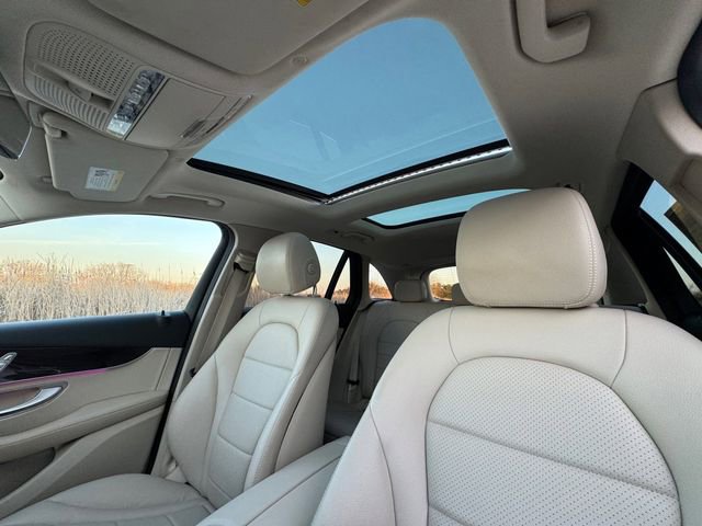 Used 2021 Mercedes-Benz GLC 300 image 27