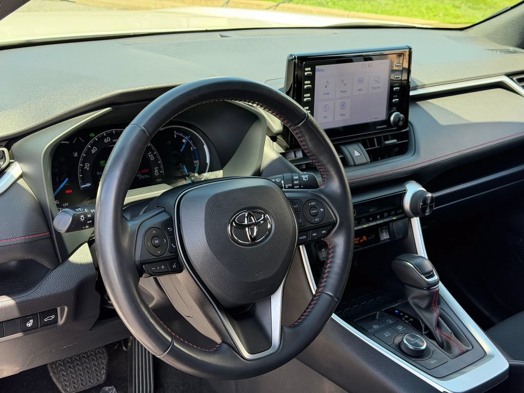 Used 2022 Toyota RAV4 SE w/ Weather & Moonroof Package AWD/4WD image 24