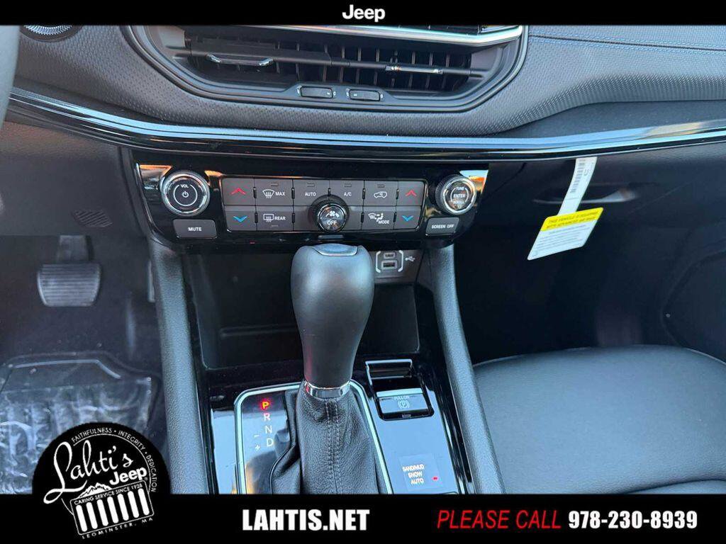 New 2026 Jeep Compass Limited image 9