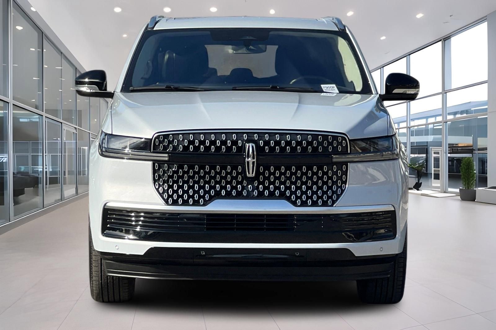 Used 2025 Lincoln Navigator L Reserve image 9