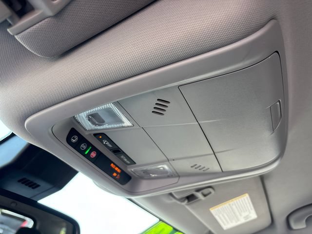 Used 2024 GMC Terrain SLE AWD/4WD image 27