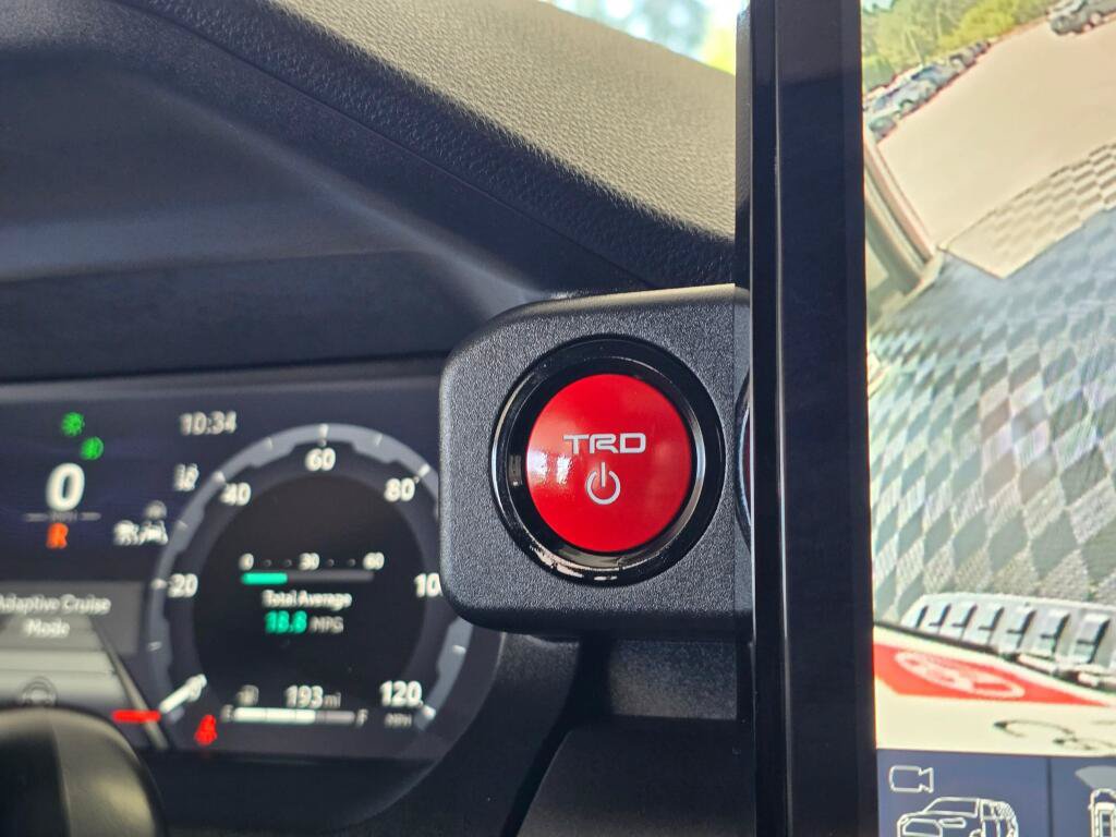 Certified 2025 Toyota 4Runner TRD Off-Road Premium AWD/4WD image 29