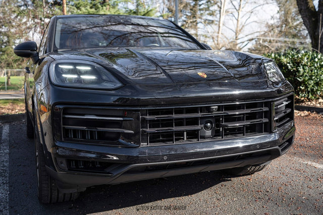 Used 2024 Porsche Cayenne S AWD/4WD image 12