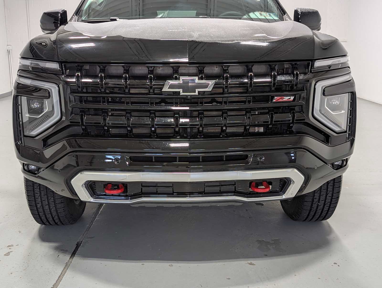 Certified 2025 Chevrolet Tahoe Z71 w/ Comfort Package AWD/4WD image 2