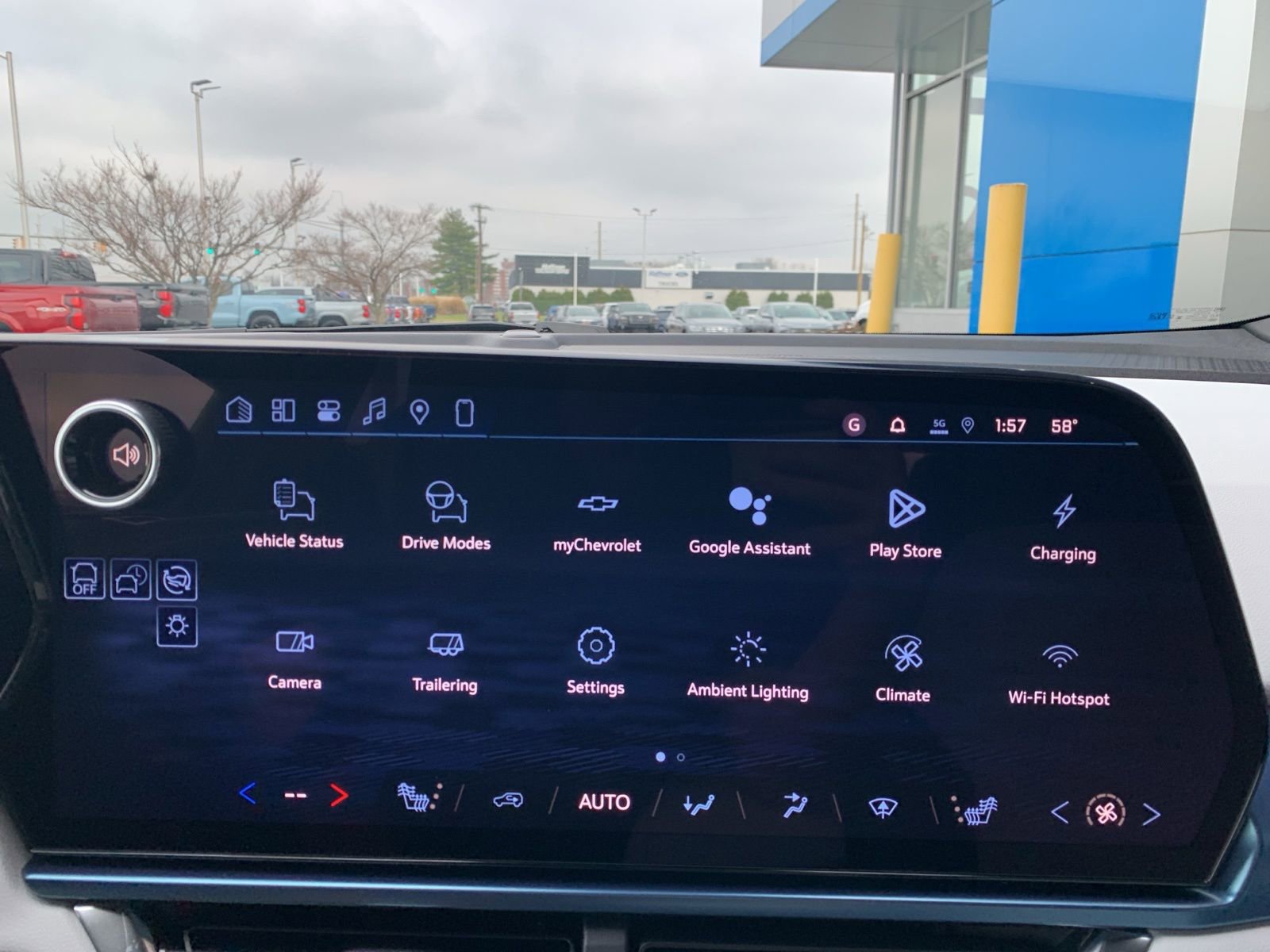 New 2026 Chevrolet Equinox EV LT image 20