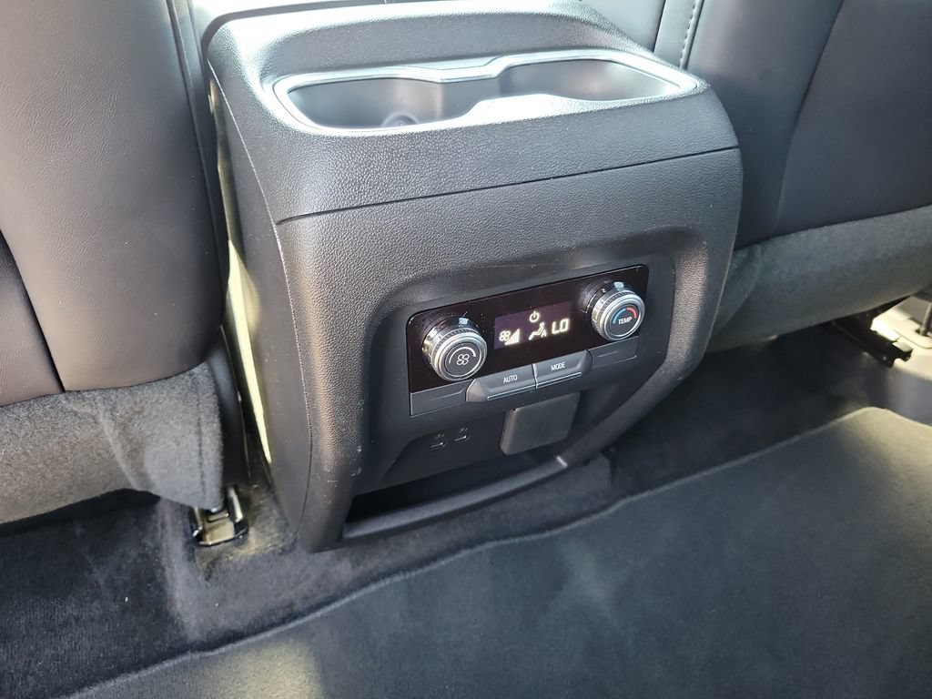 Used 2026 GMC Acadia Elevation w/ Elevation Premium Package FWD image 12