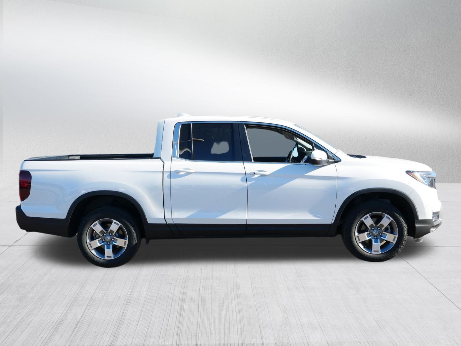 Certified 2025 Honda Ridgeline RTL image 8