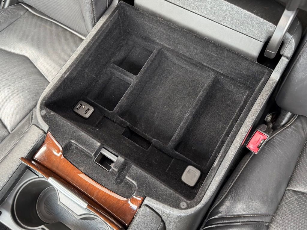 Used 2018 Cadillac Escalade ESV Premium Luxury image 48