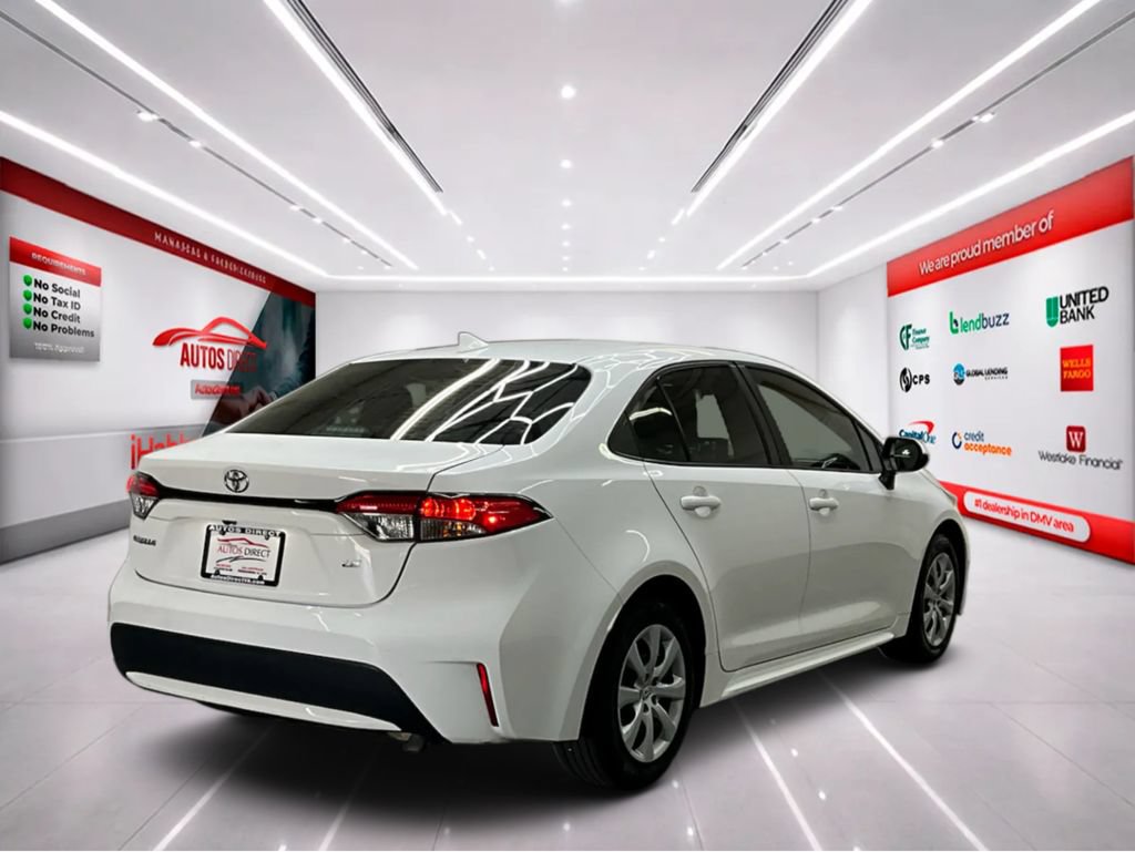 Used 2022 Toyota Corolla LE FWD image 7