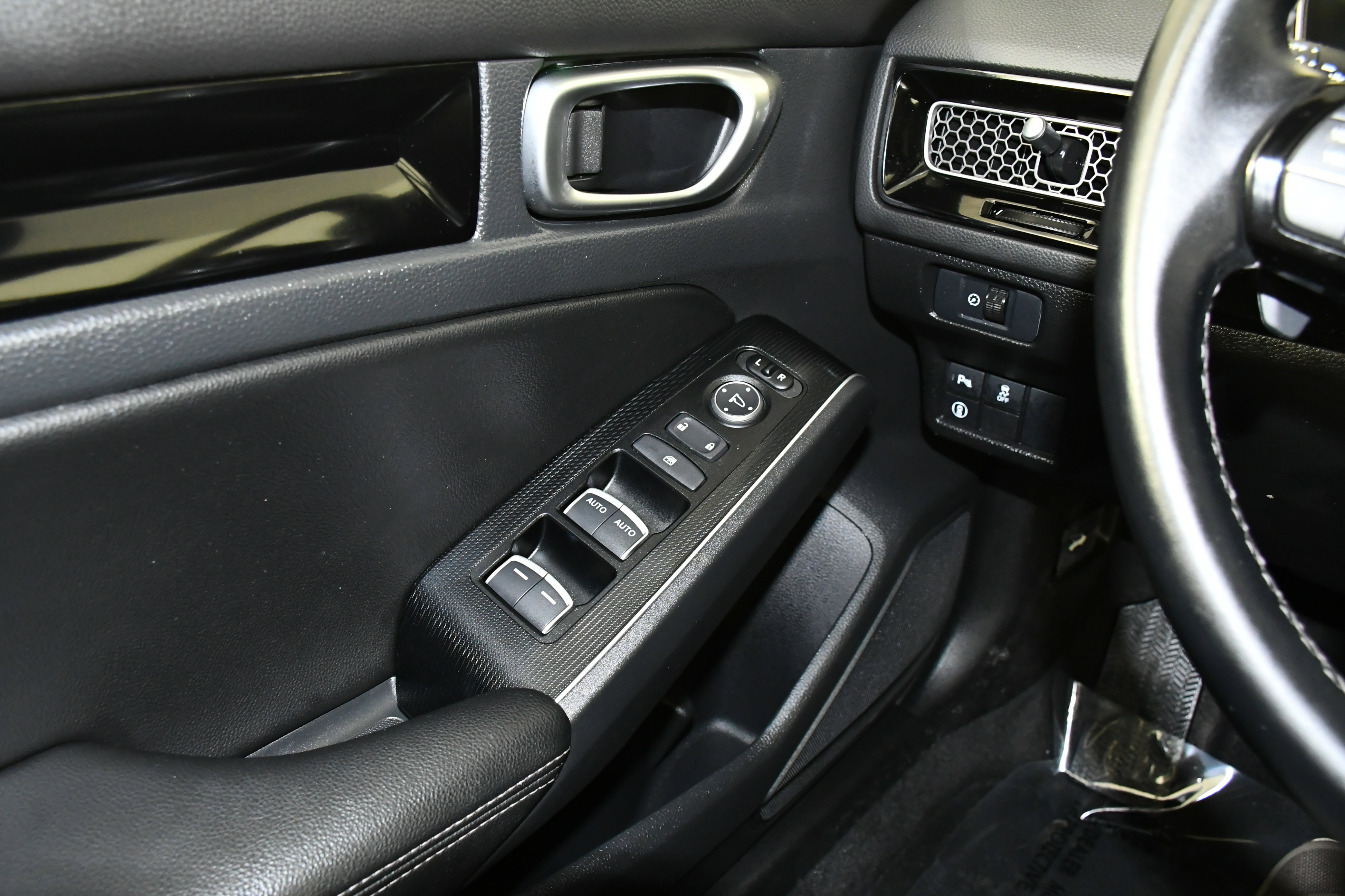 Certified 2024 Honda Civic Sport Touring image 32