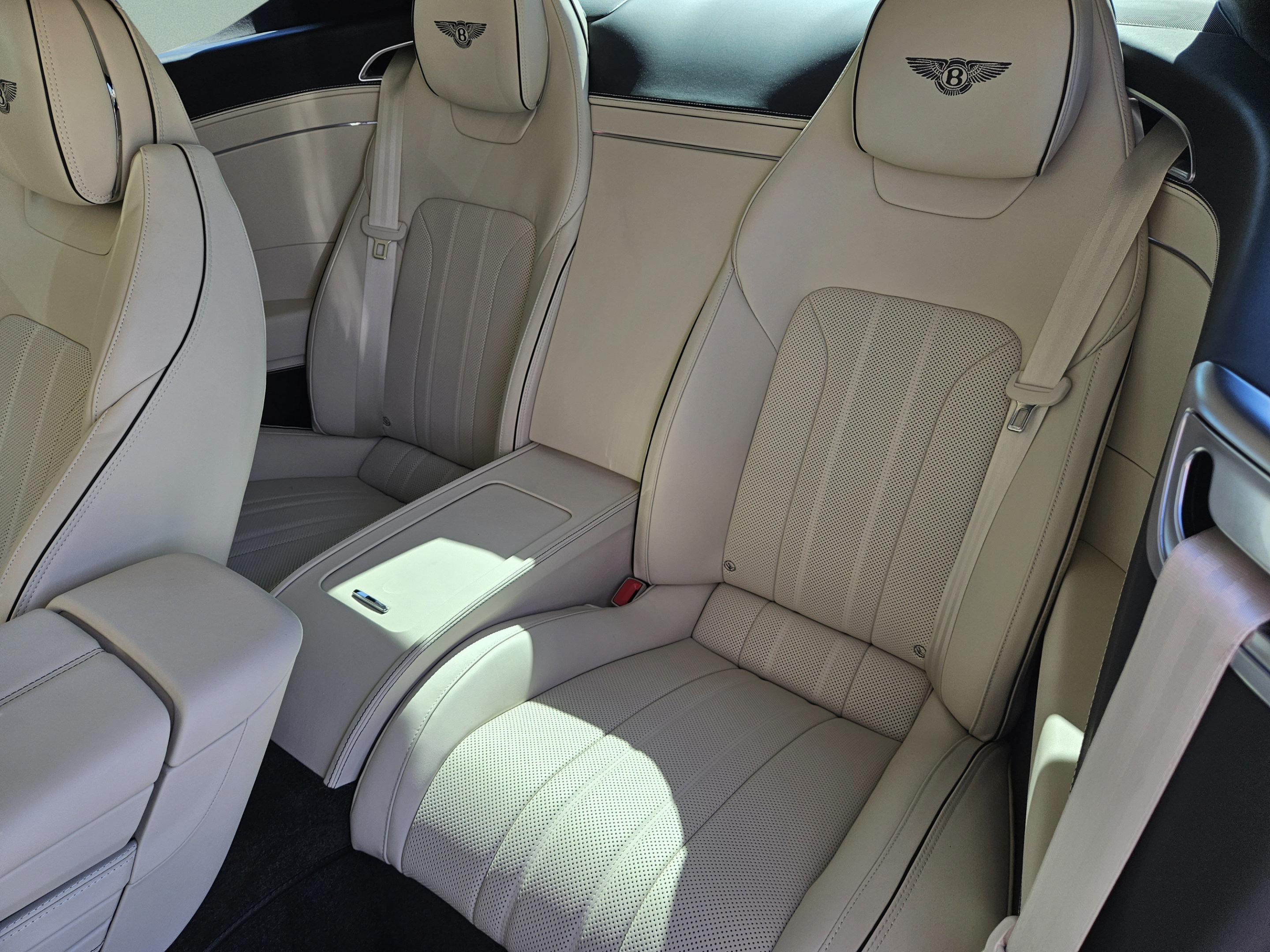 Used 2023 Bentley Continental GT V8 AWD/4WD image 26