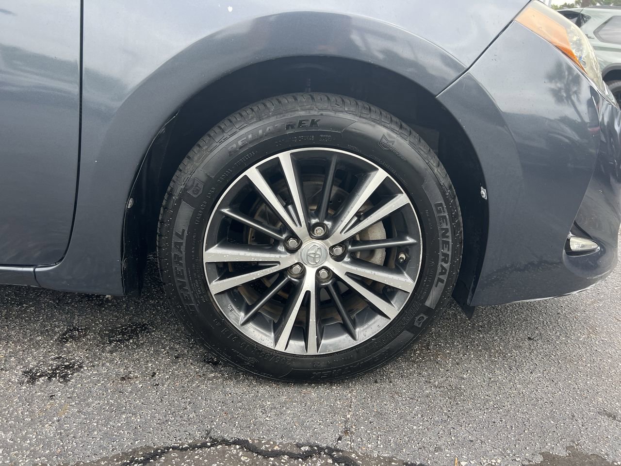 Used 2017 Toyota Corolla LE FWD image 13