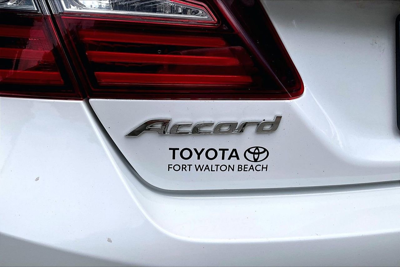 Used 2016 Honda Accord Touring image 24