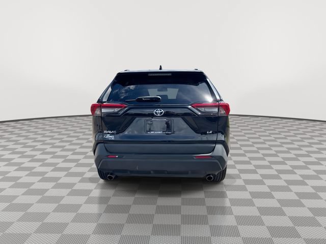 Used 2019 Toyota RAV4 LE FWD image 10