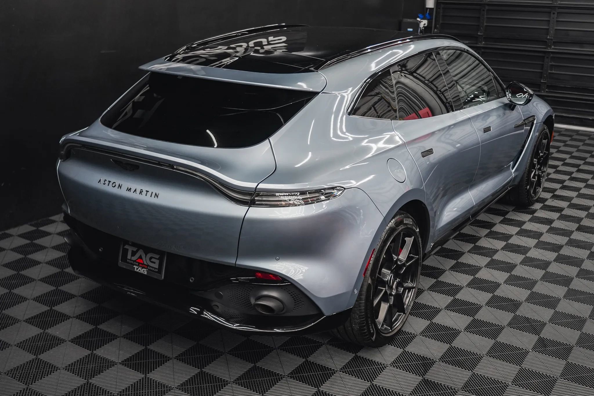 Used 2021 Aston Martin DBX AWD/4WD image 23