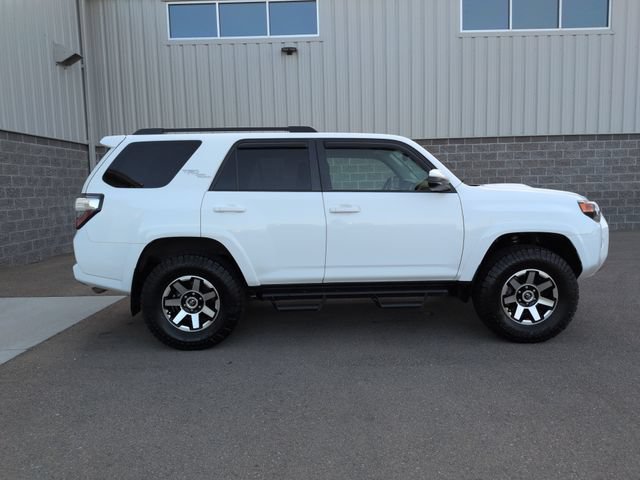 Used 2022 Toyota 4Runner TRD Off-Road AWD/4WD image 2