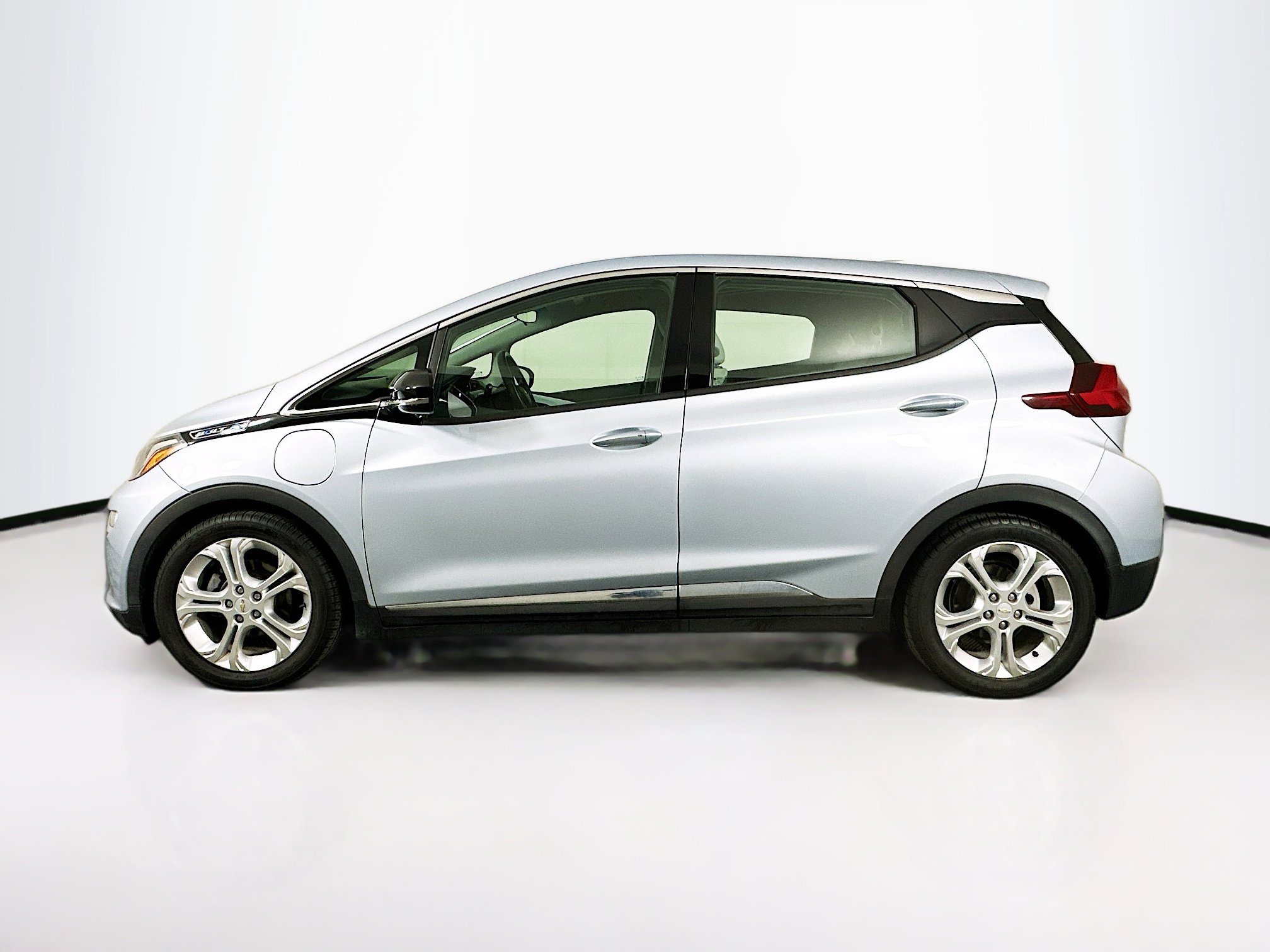 Used 2017 Chevrolet Bolt LT FWD image 4