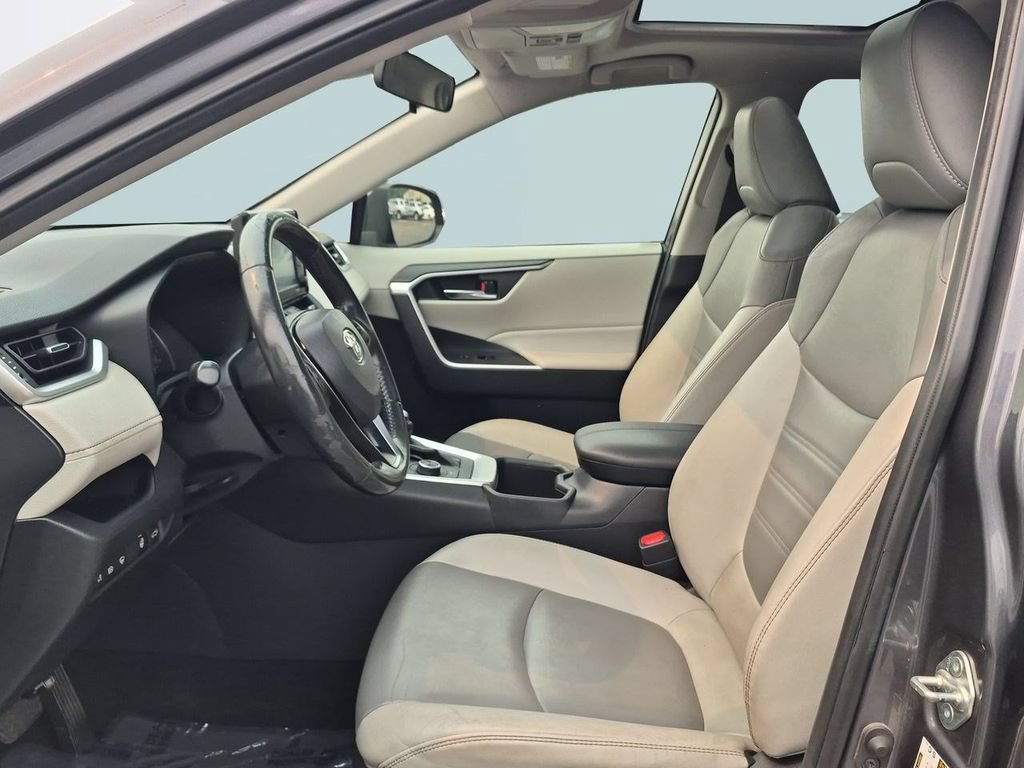 Used 2022 Toyota RAV4 XLE Premium AWD/4WD image 12