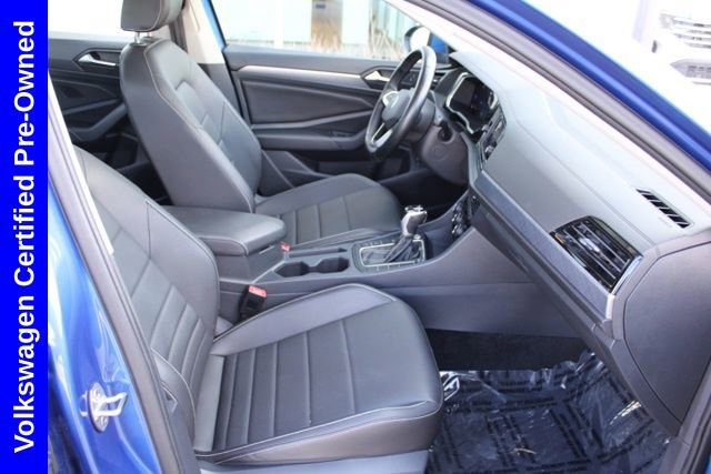 Used 2024 Volkswagen Jetta SE image 18