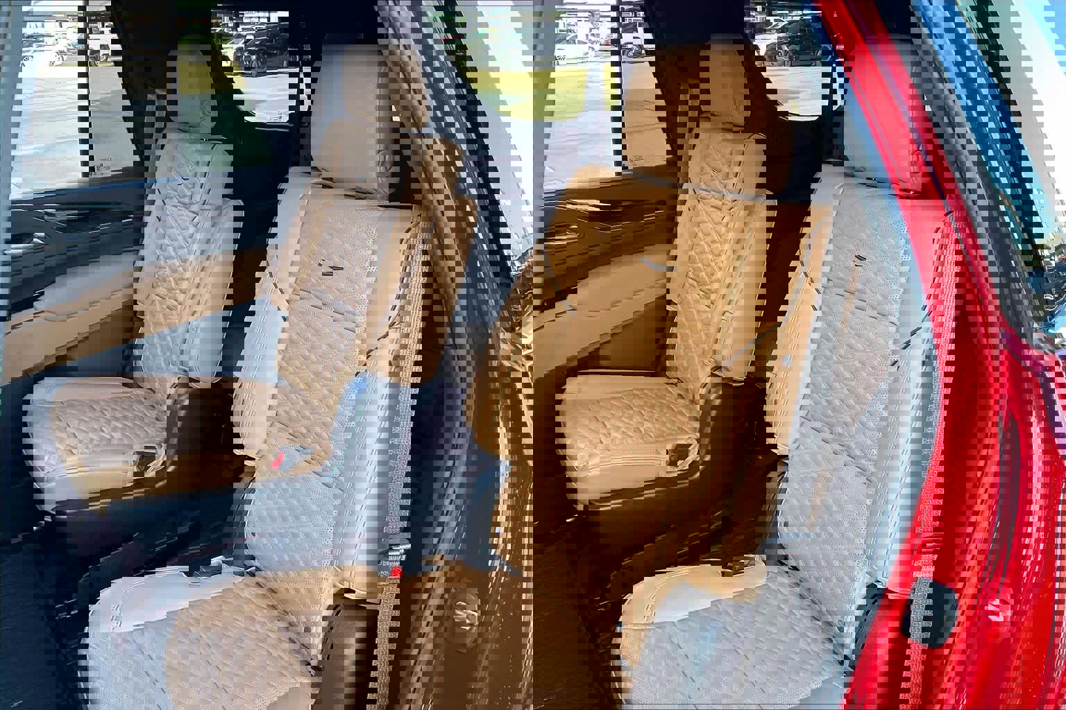 Used 2023 Cadillac Escalade Premium Luxury w/ Performance Package AWD/4WD image 19