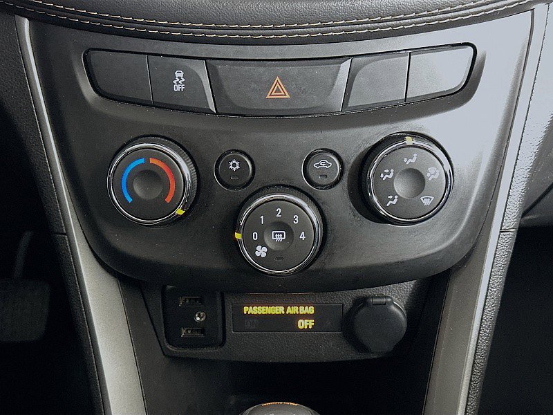 Used 2022 Chevrolet Trax LT w/ Midnight Edition image 16