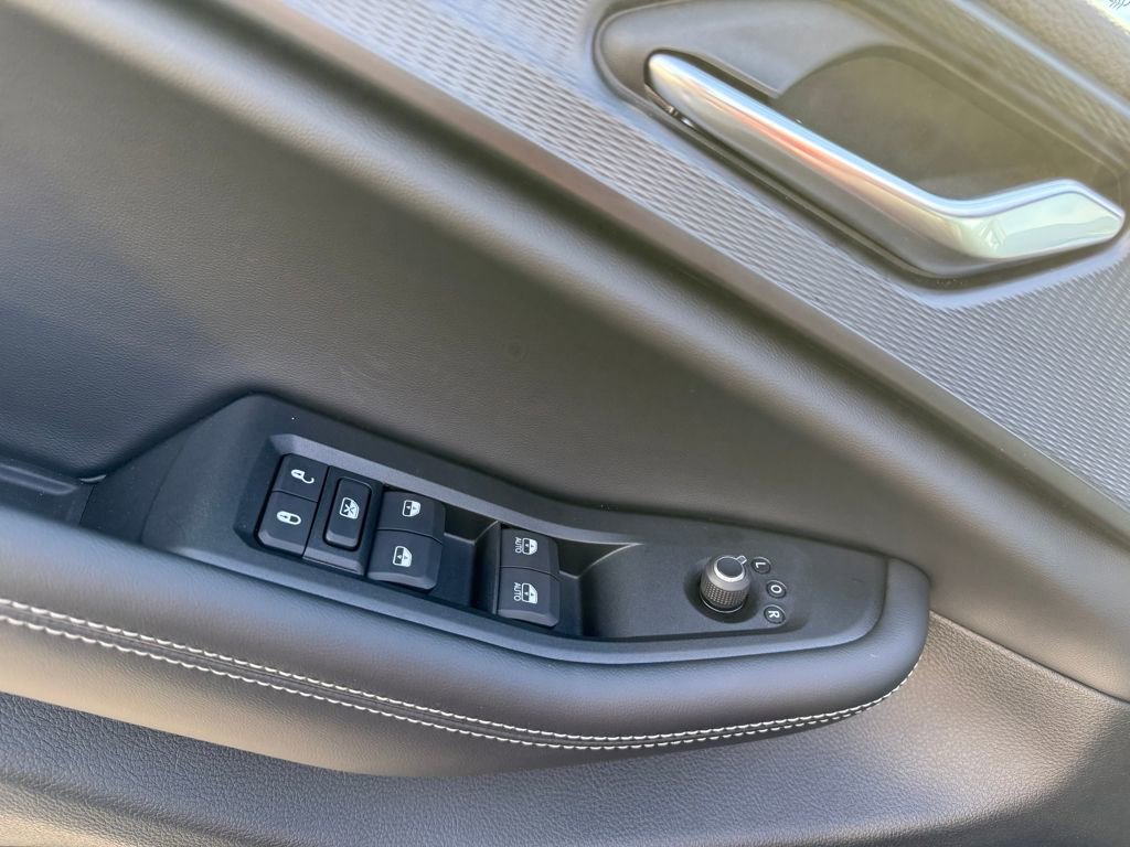 New 2025 Jeep Grand Cherokee Laredo image 11