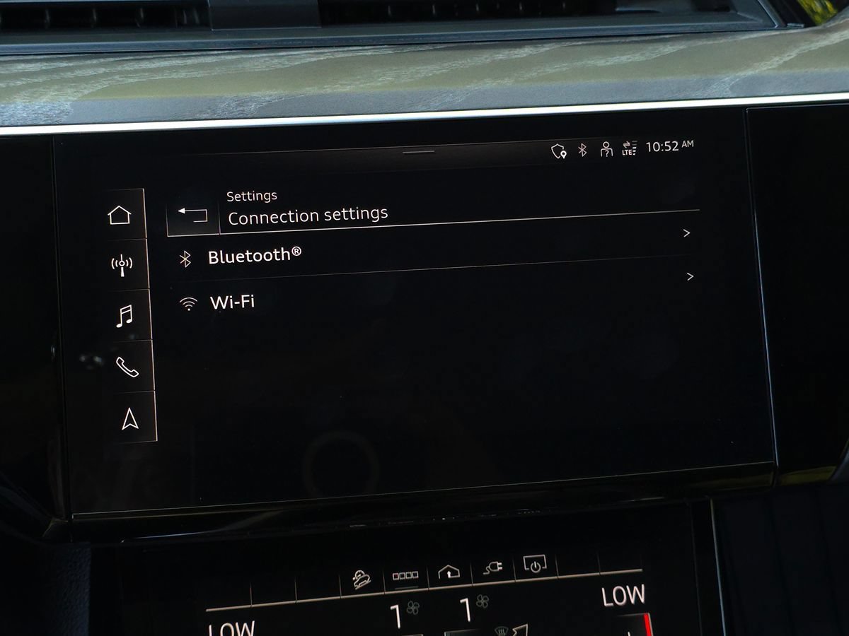 Used 2024 Audi Q8 e-tron Premium AWD/4WD image 59