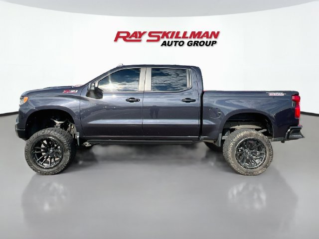 Used 2024 Chevrolet Silverado 1500 LT Trail Boss w/ Convenience Package II AWD/4WD image 4