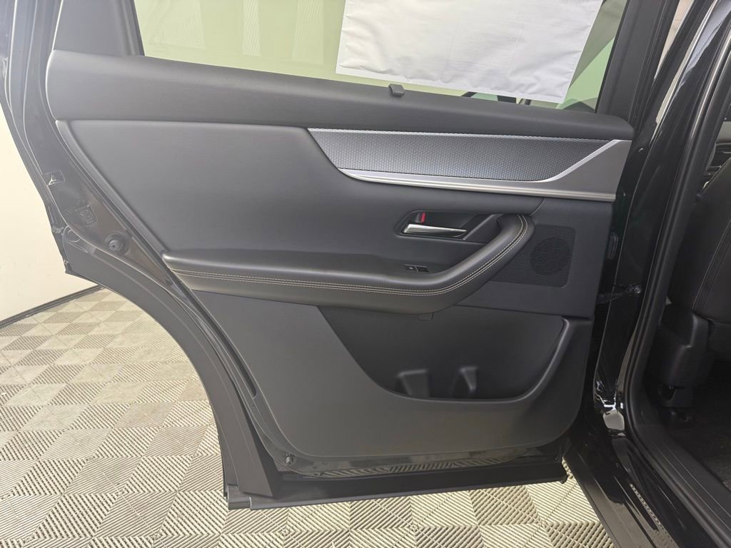 New 2025 MAZDA CX-70 Plug-In Hybrid w/ Premium Pkg image 27