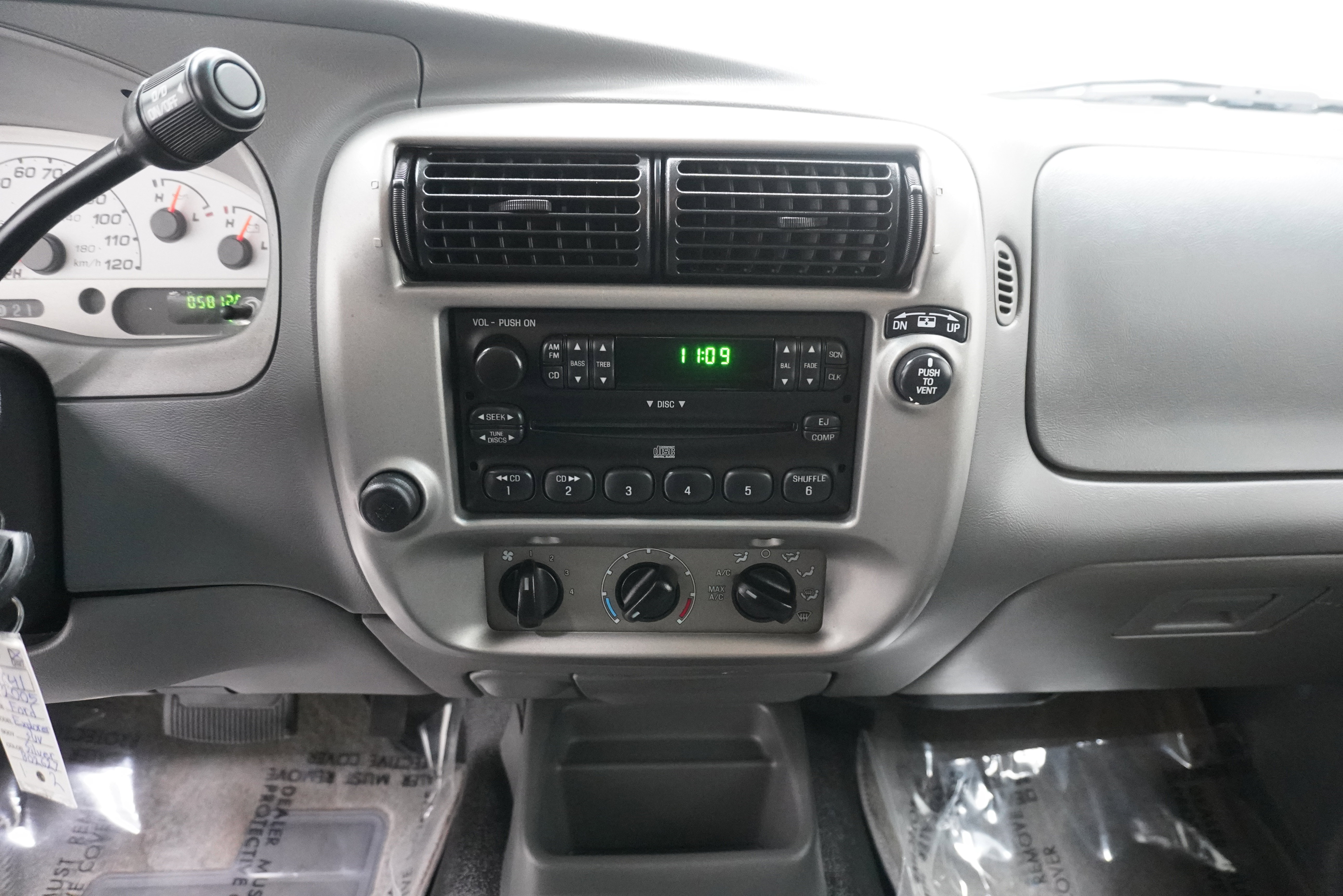 Used 2005 Ford Explorer Sport Trac Adrenalin RWD image 18