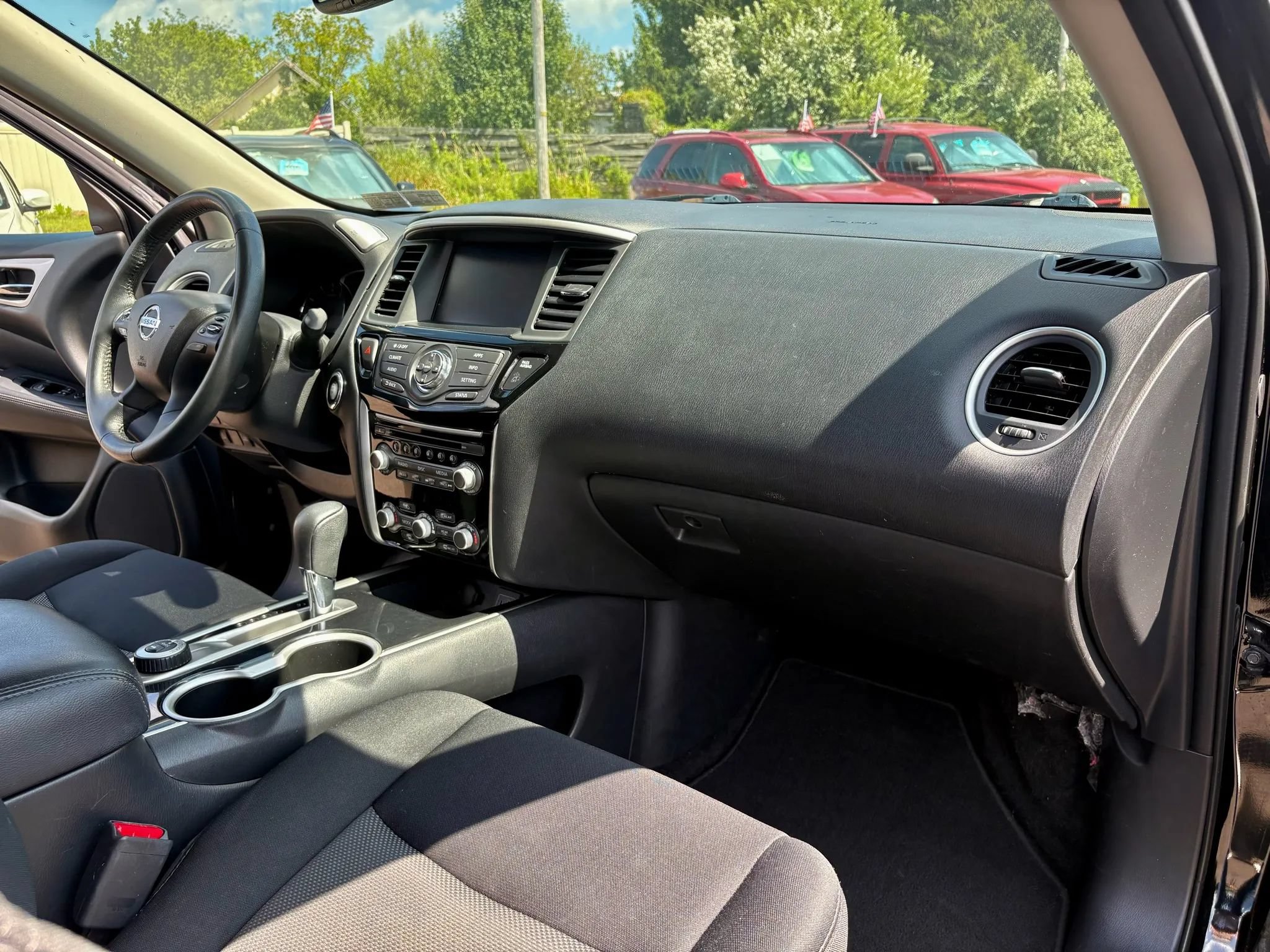 Used 2019 Nissan Pathfinder SV AWD/4WD image 29