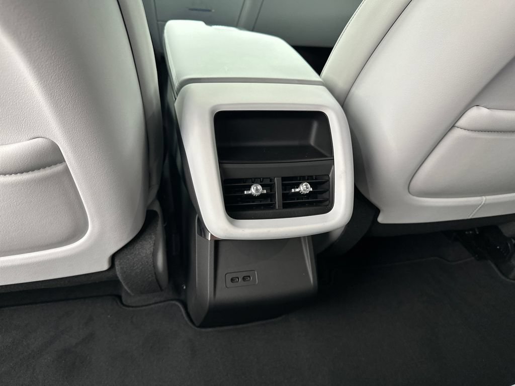 New 2026 Cadillac Lyriq Luxury RWD image 32