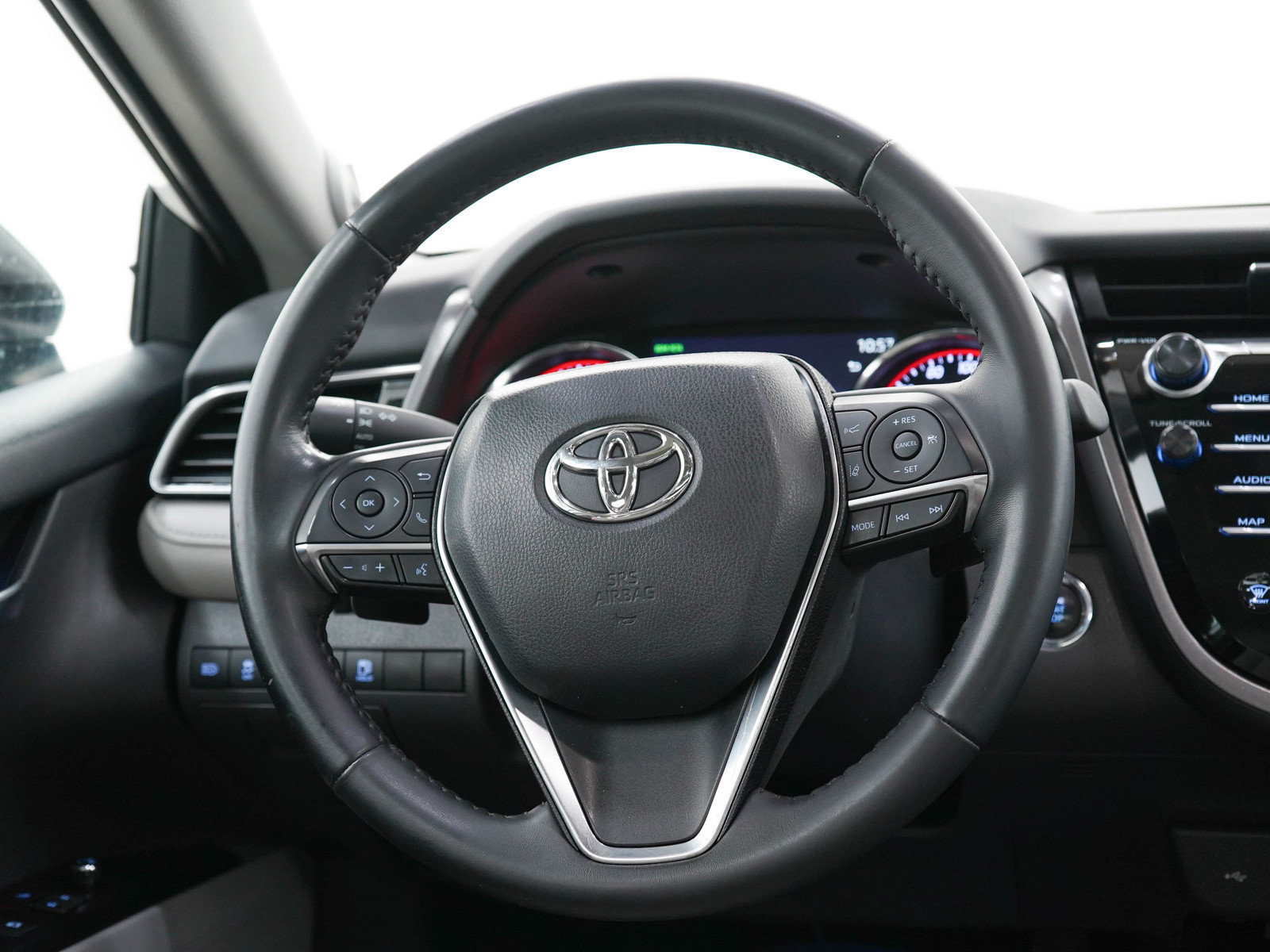 Used 2020 Toyota Camry XSE w/ Blackout Package FWD image 15