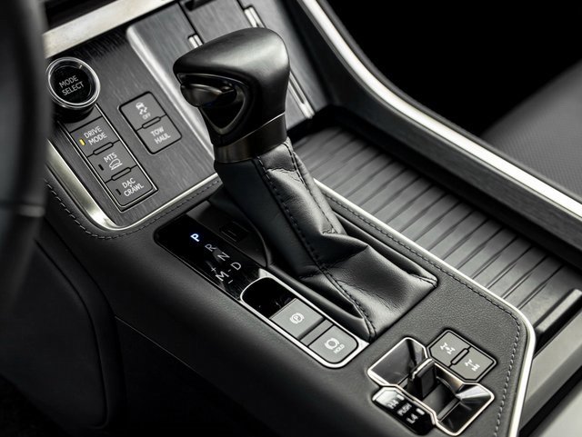 Used 2025 Lexus GX 550 image 18