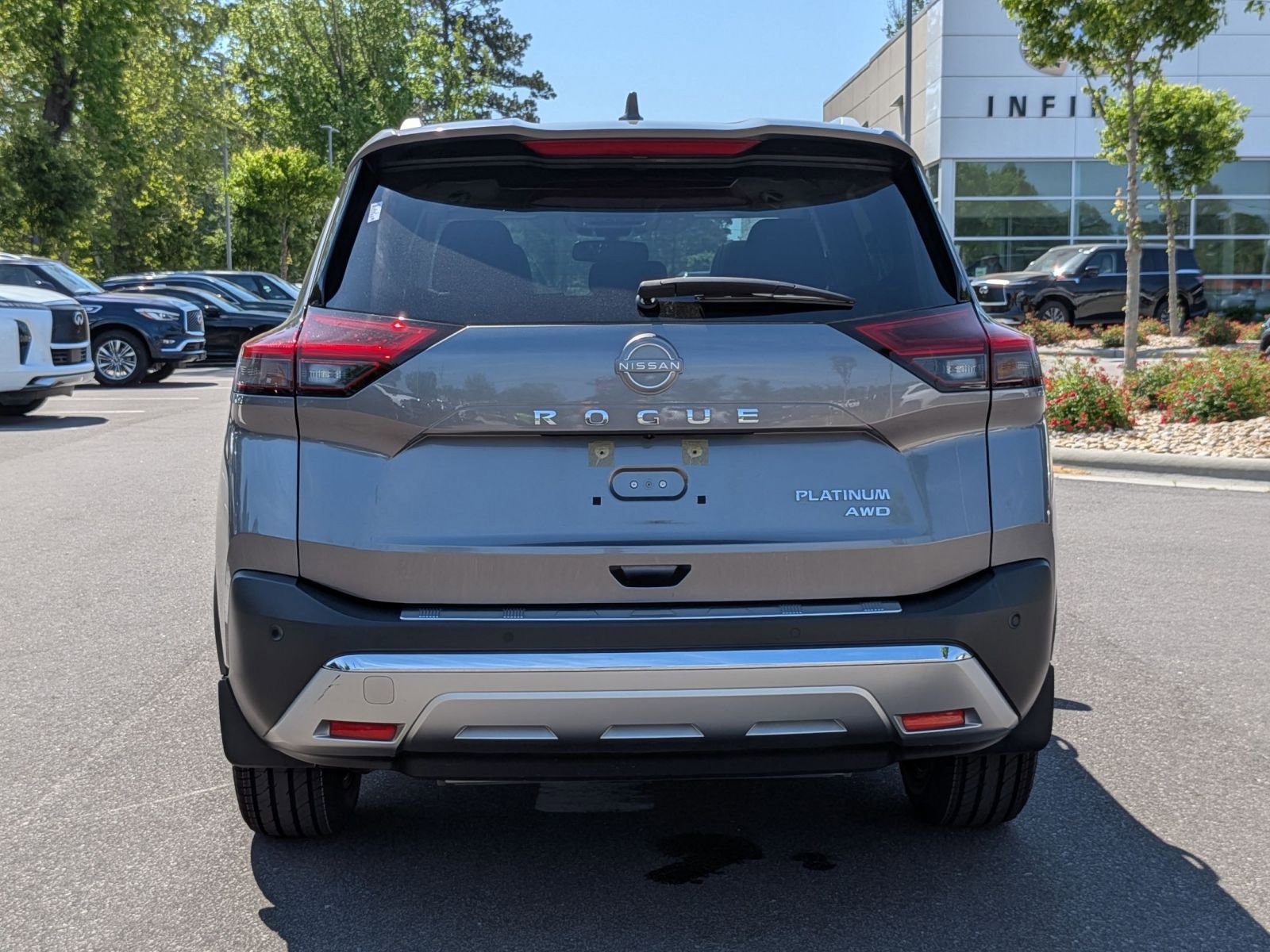 Used 2023 Nissan Rogue Platinum w/ Platinum Premium Package AWD/4WD image 4