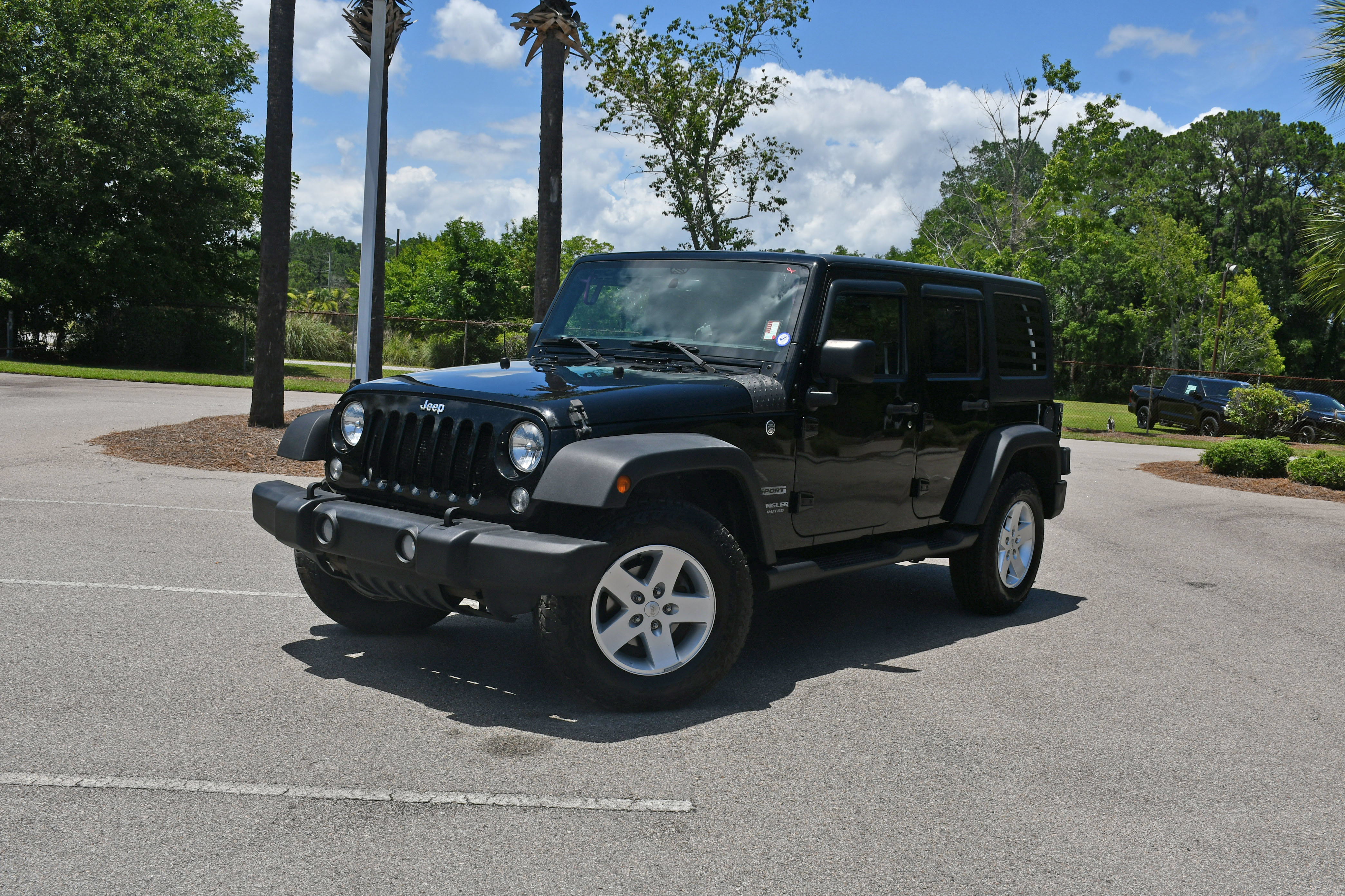 Used 2017 Jeep Wrangler Unlimited Sport w/ Quick Order Package 24S AWD/4WD image 6