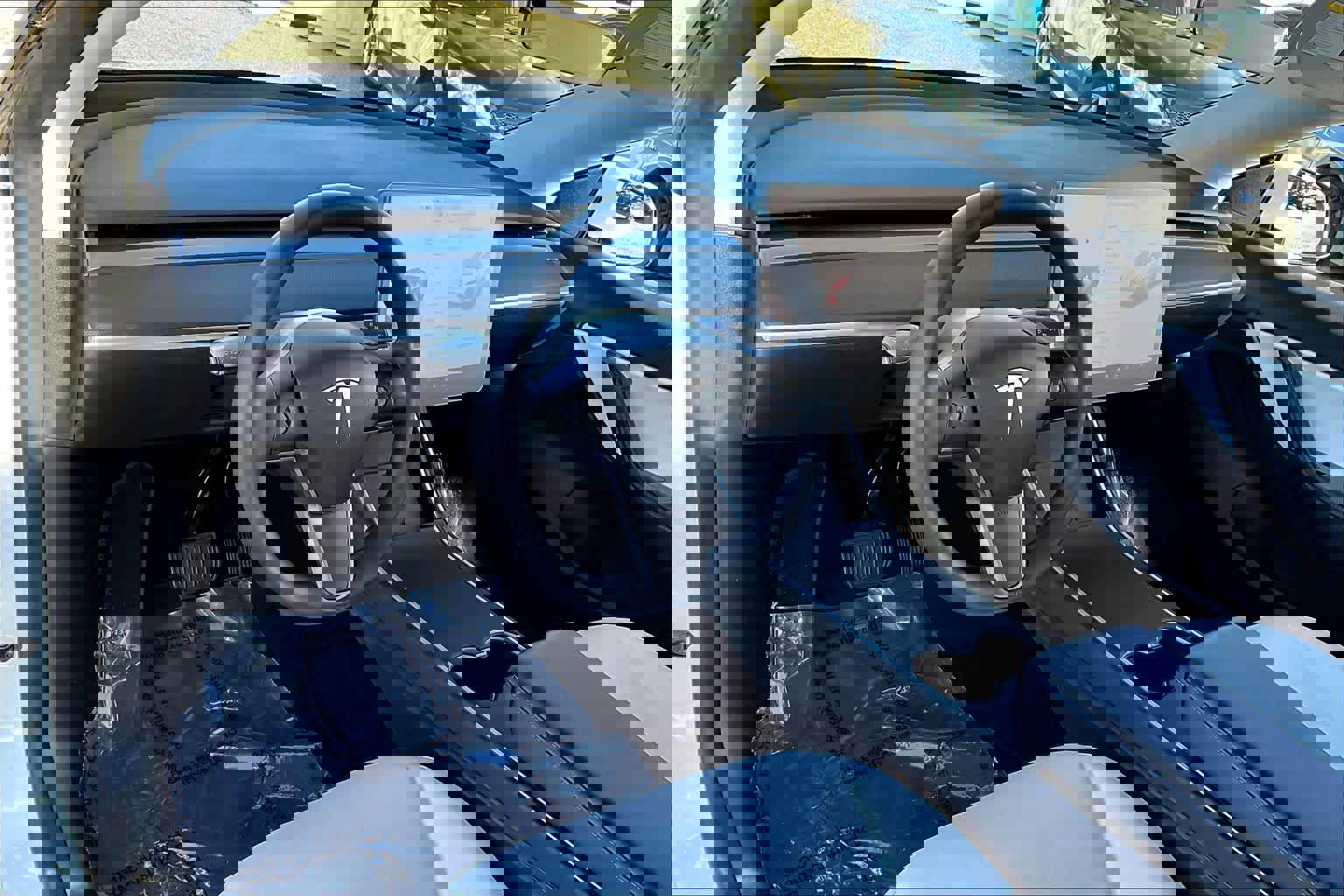 Used 2021 Tesla Model Y Long Range image 17