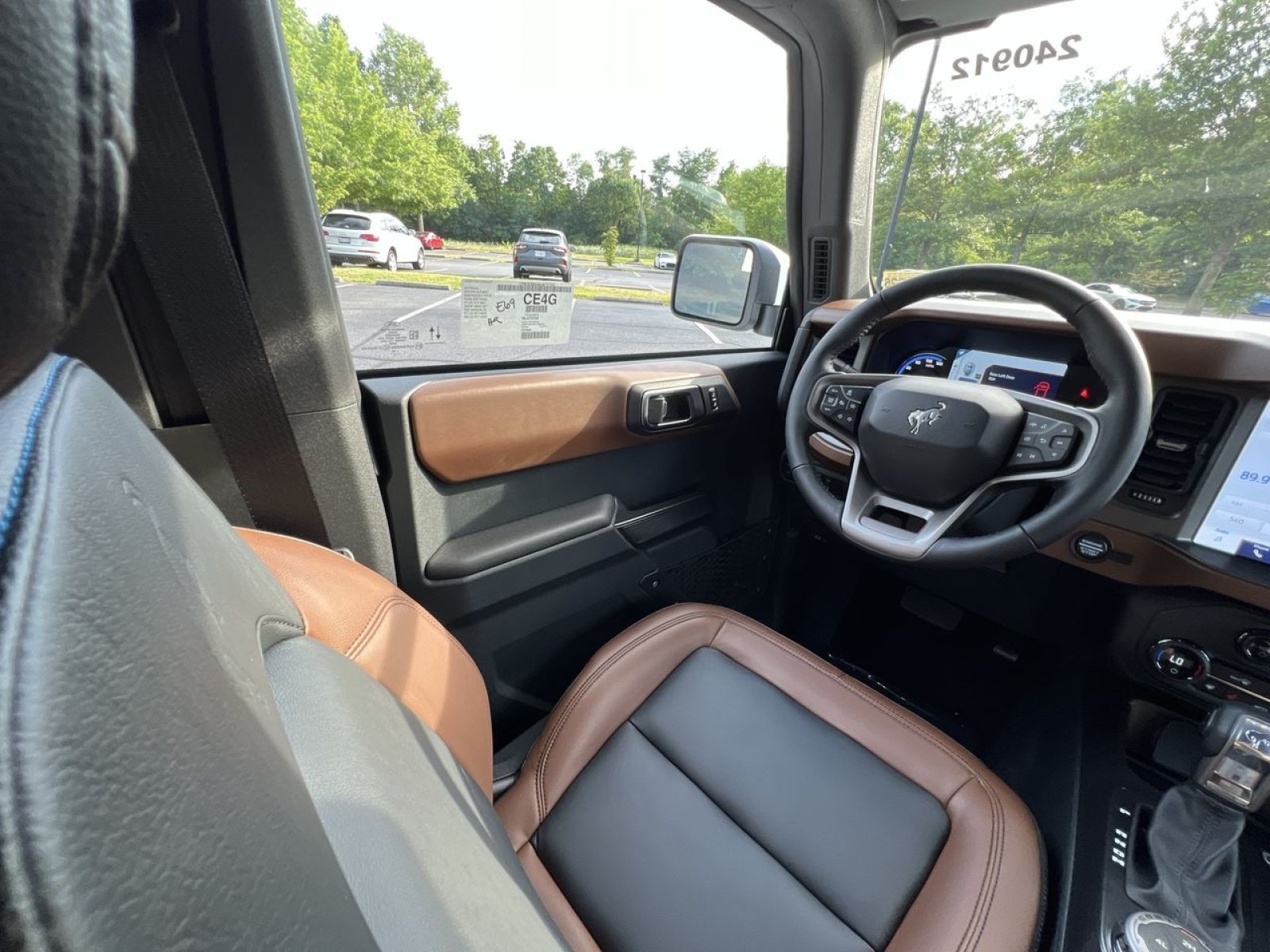 Used 2024 Ford Bronco Outer Banks AWD/4WD image 19